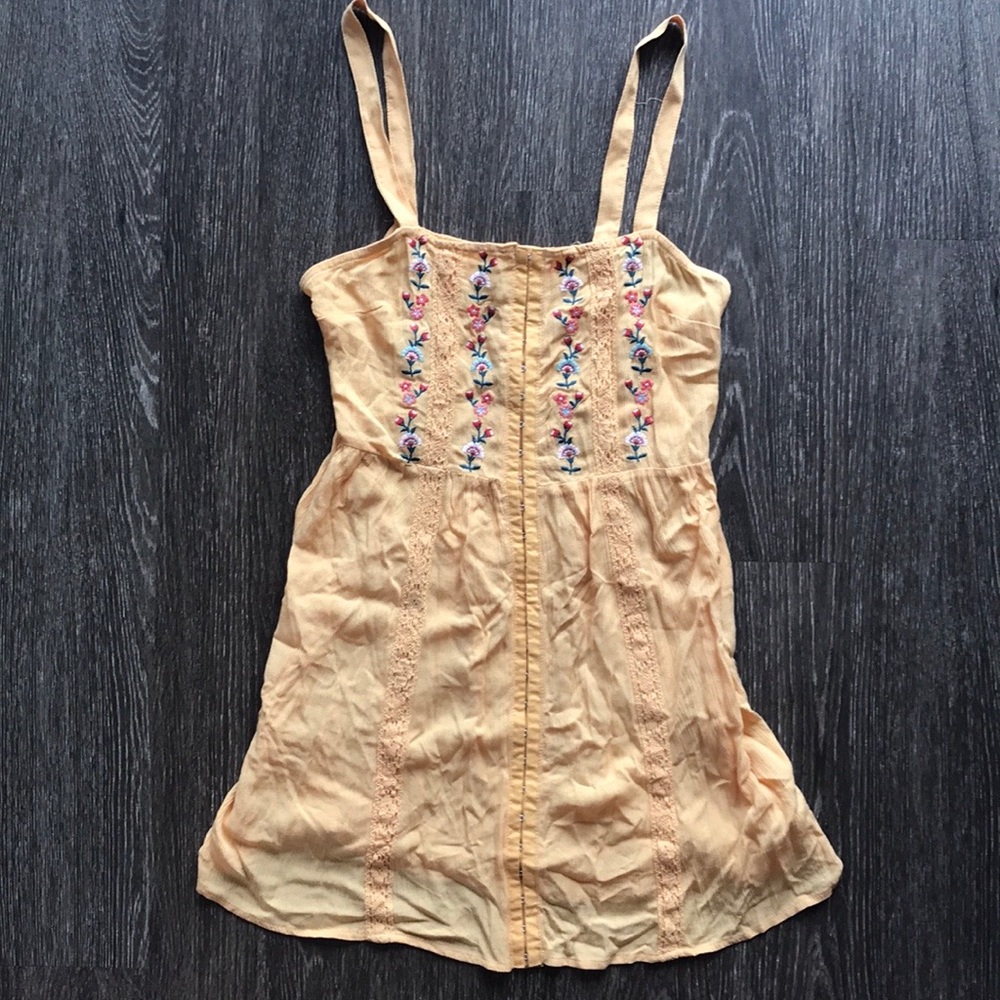 SOLD ✨ F21 Sunny Floral Embroidered Corset Hook D… - Picture 4 of 13